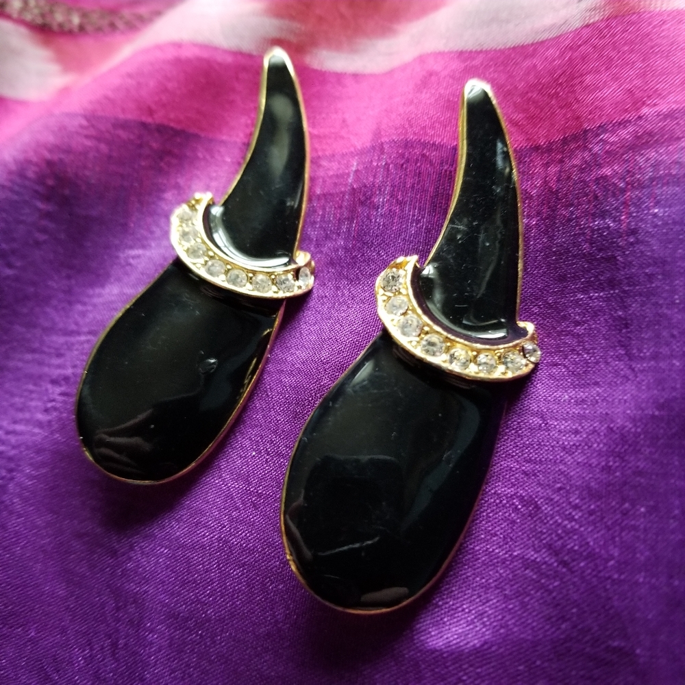 2 vintage squiggle brooches black enamel gold tone set lot pin jewelry teardrop